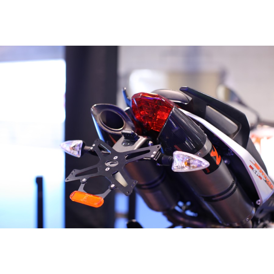 ΒΑΣΗ ΠΙΝΑΚΙΔΑΣ EVOTECH ΓΙΑ APRILIA SHIVER '07-'16